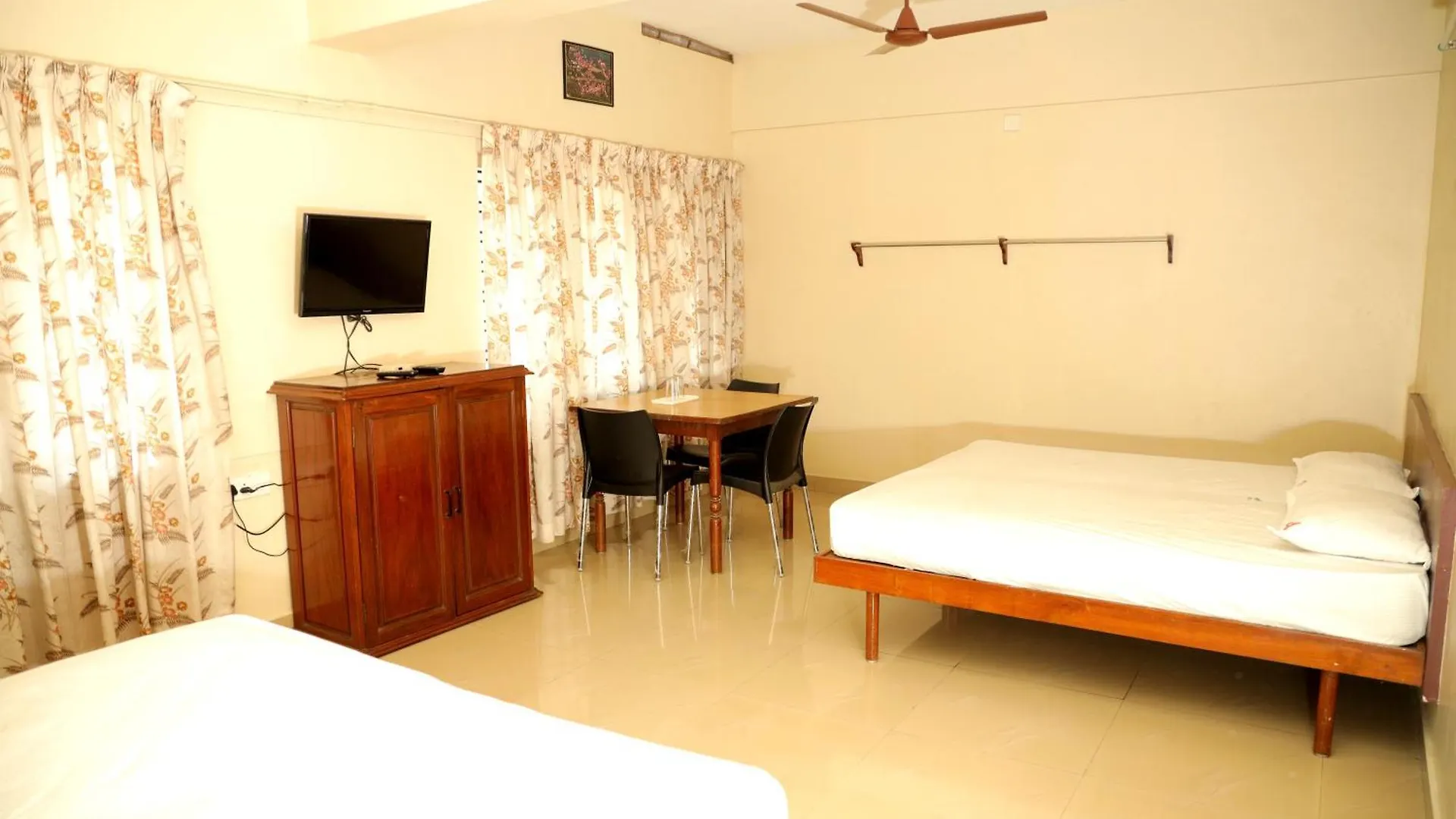 Hotel Ashish Tourist Home Thiruvananthapuram