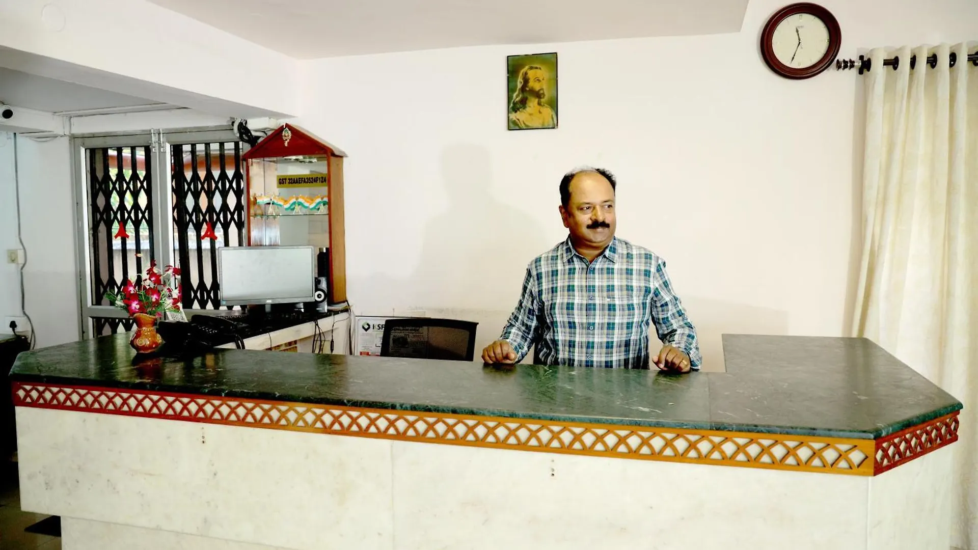Hotel Ashish Tourist Home Thiruvananthapuram